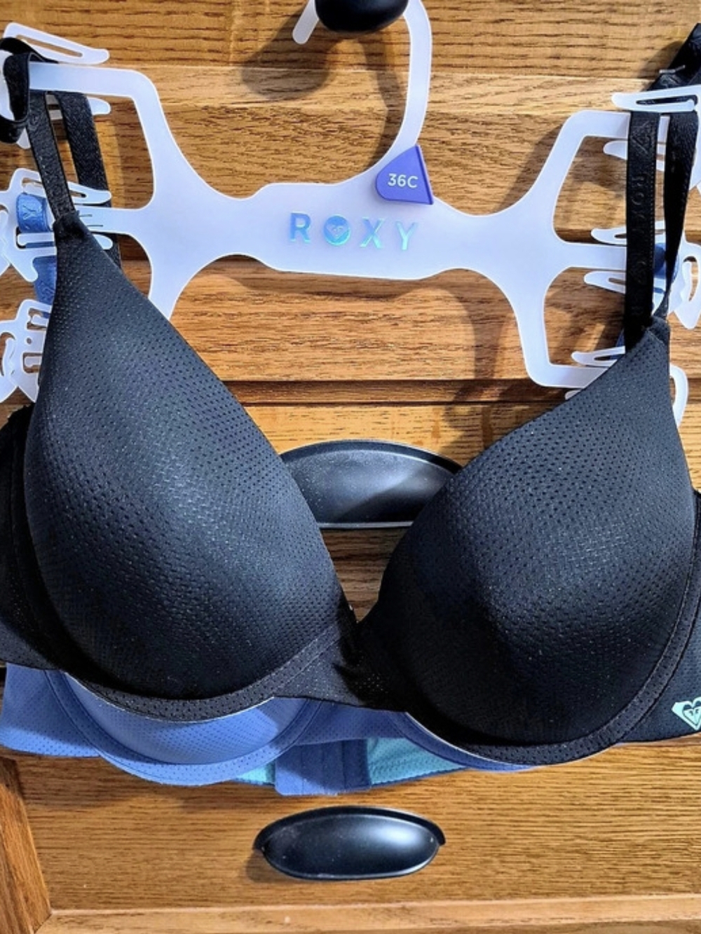 Roxy Bras in Black & Blue Size 36C NWT